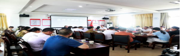 【卓越医疗 卓越管理】娄底市第二人民医院召开优秀医师座谈会